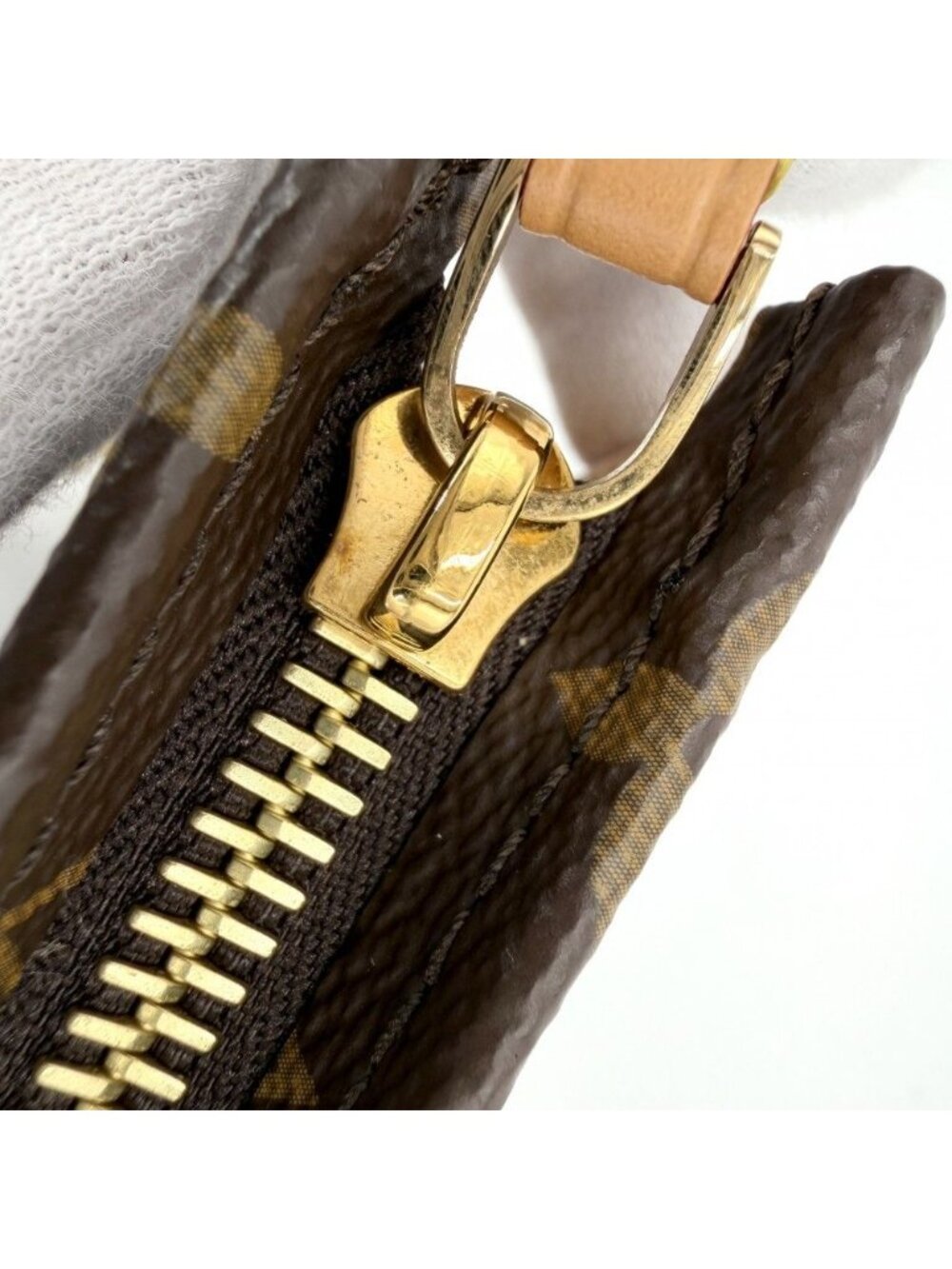 ★SOLD★ Louis Vuitton Shoulder Bag Monogram Toiletries Pouch on Chain Clutch - Picture 7 of 11